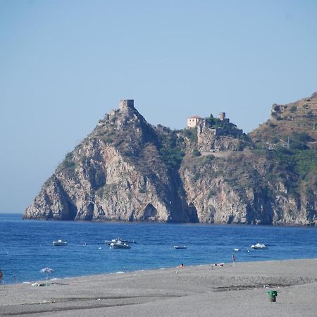 Quattro Torri B&B Santa Teresa Di Riva Extérieur photo