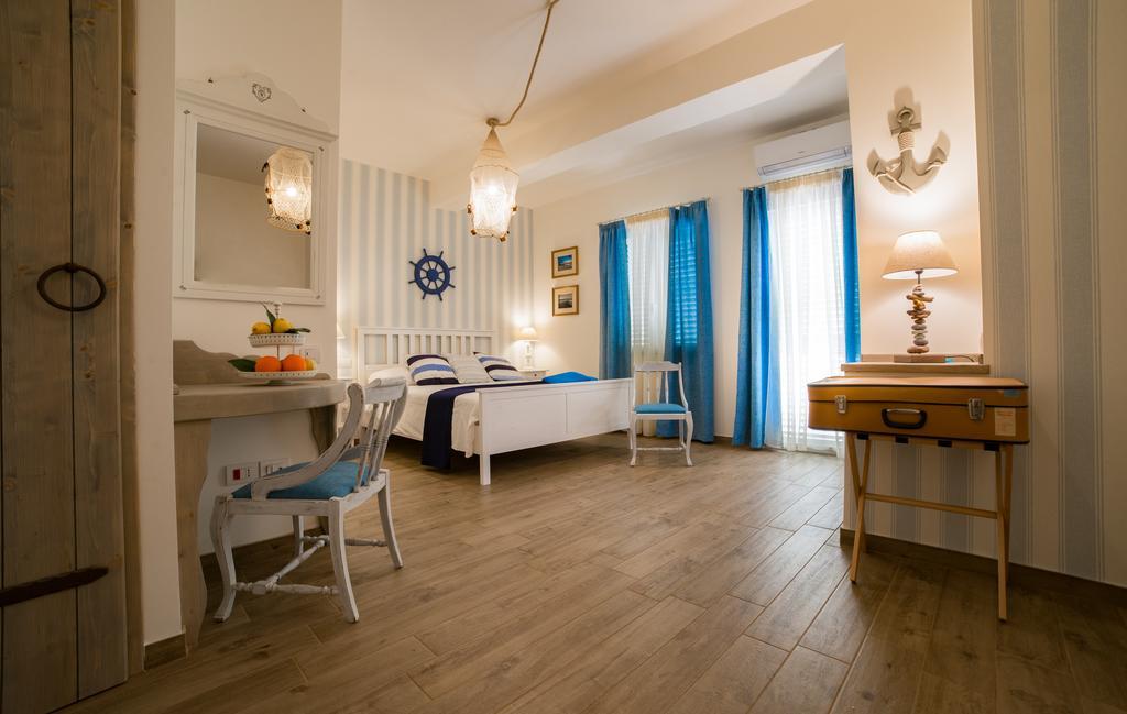 Quattro Torri B&B Santa Teresa Di Riva Extérieur photo